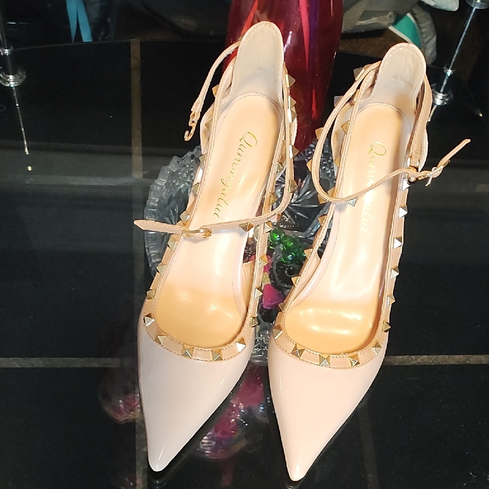 Qunungutui Chic Nude Studded Heels